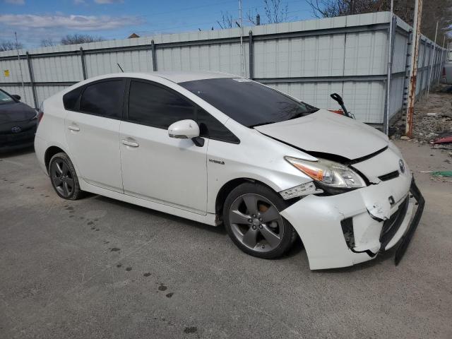 JTDKN3DU0F0402117 - 2015 TOYOTA PRIUS WHITE photo 4