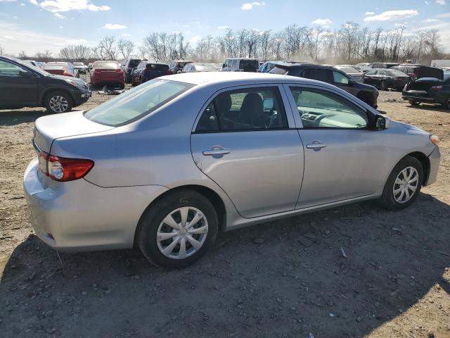 2T1BU4EE4DC972673 - 2013 TOYOTA COROLLA BASE SILVER photo 3