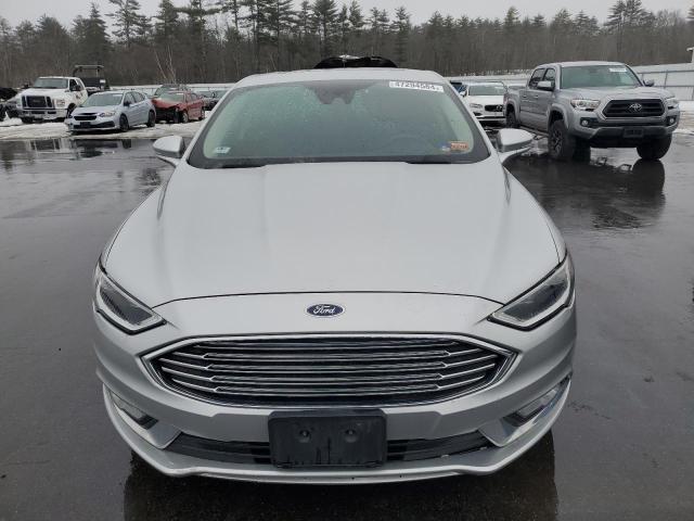 3FA6P0H93HR338311 - 2017 FORD FUSION SE SILVER photo 5