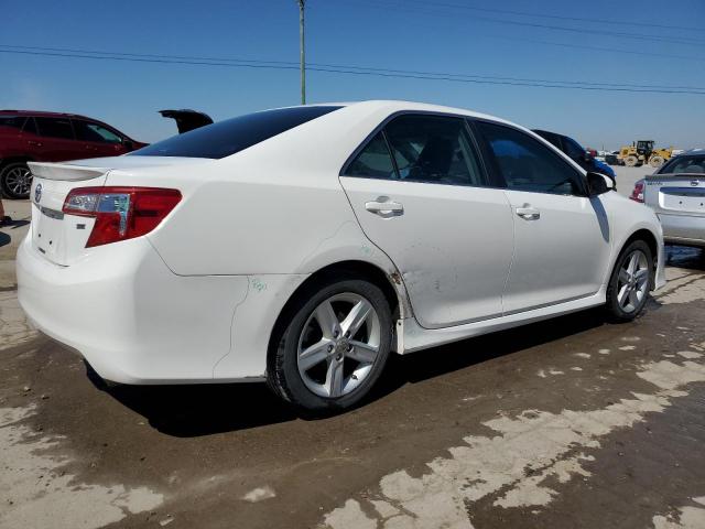 4T1BF1FK9CU593100 - 2012 TOYOTA CAMRY BASE WHITE photo 3