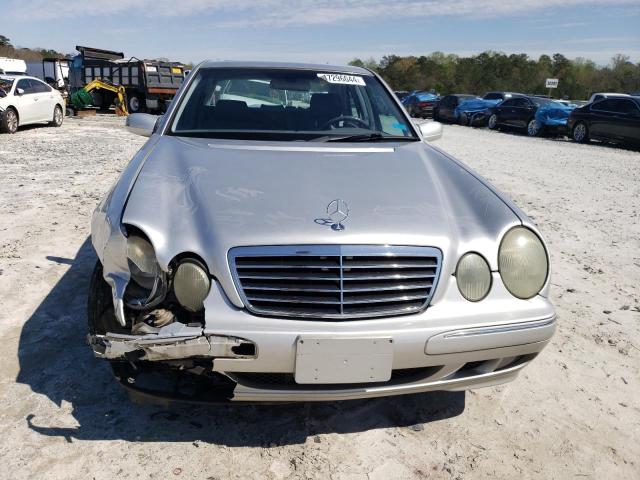 WDBJF65J7YA973257 - 2000 MERCEDES-BENZ E 320 GRAY photo 5