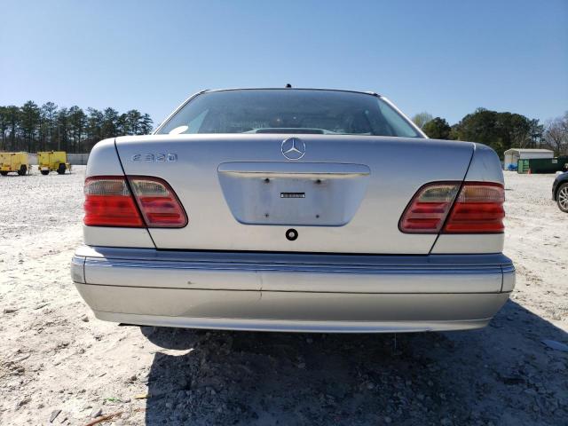 WDBJF65J7YA973257 - 2000 MERCEDES-BENZ E 320 GRAY photo 6