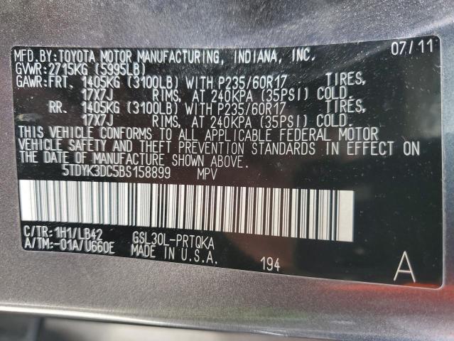 5TDYK3DC5BS158899 - 2011 TOYOTA SIENNA XLE GRAY photo 13