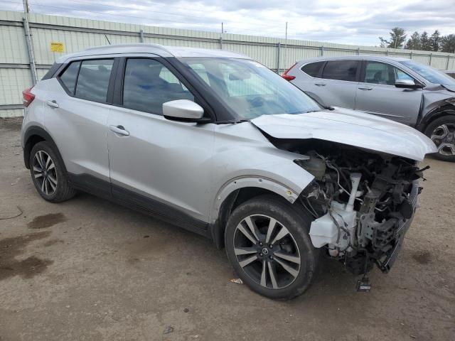 3N1CP5CU4KL506296 - 2019 NISSAN KICKS S SILVER photo 4