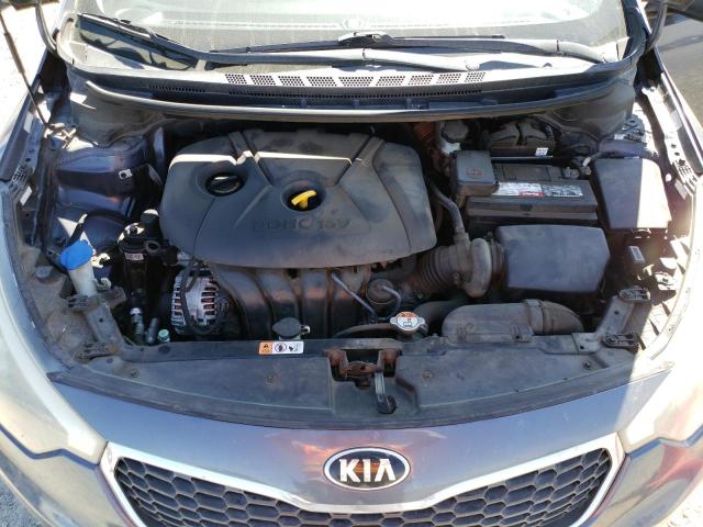 KNAFX4A68G5447010 - 2016 KIA FORTE LX GRAY photo 11