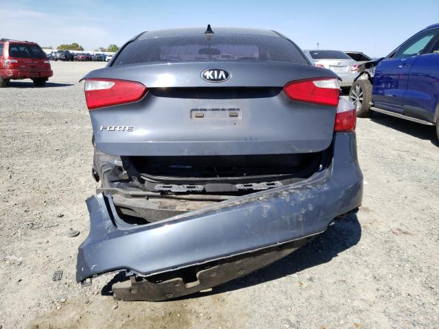 KNAFX4A68G5447010 - 2016 KIA FORTE LX GRAY photo 6