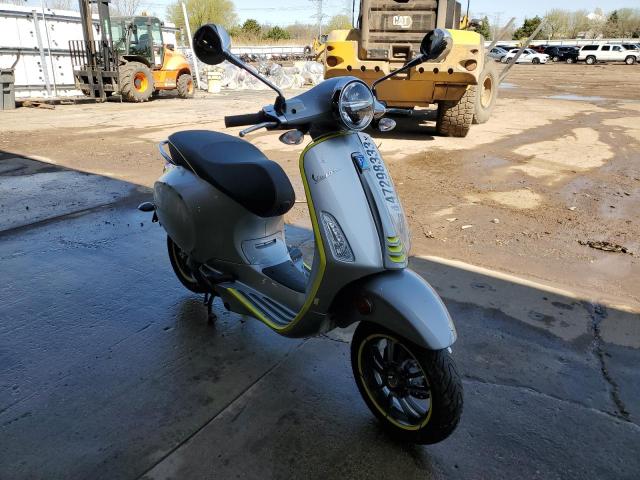 ZAPMA9EB0M5000164 - 2021 VESPA SCOOTER SILVER photo 1