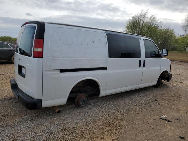 1GCWGFCA6B1140404 - 2011 CHEVROLET EXPRESS G2 WHITE photo 3