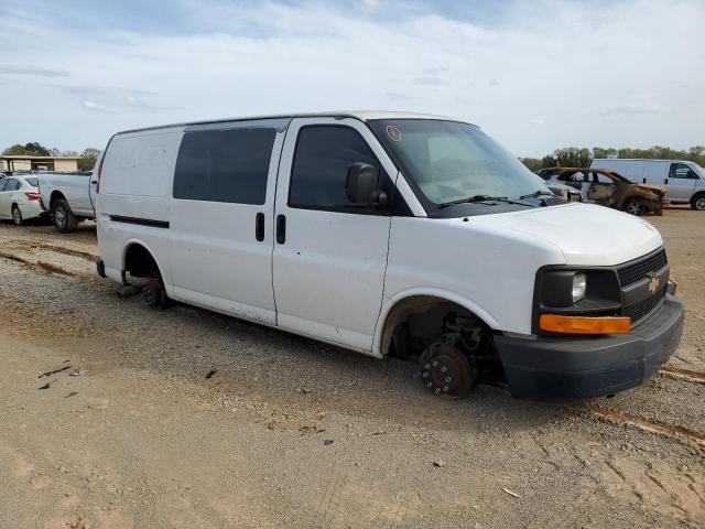 1GCWGFCA6B1140404 - 2011 CHEVROLET EXPRESS G2 WHITE photo 4