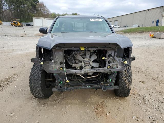 5TFRX5GN9HX085974 - 2017 TOYOTA TACOMA ACCESS CAB ნაცრისფერი ფოტო 5