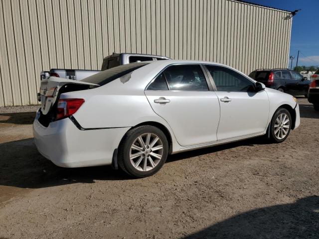 4T1BK1FK3EU551178 - 2014 TOYOTA CAMRY SE WHITE photo 3