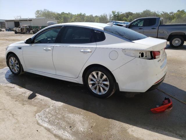 5XXGT4L35JG252586 - 2018 KIA OPTIMA LX WHITE photo 2