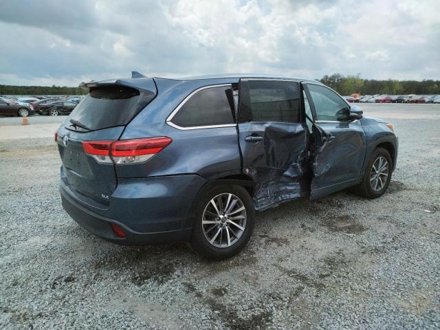 5TDKZRFH0HS200921 - 2017 TOYOTA HIGHLANDER SE GRAY photo 3