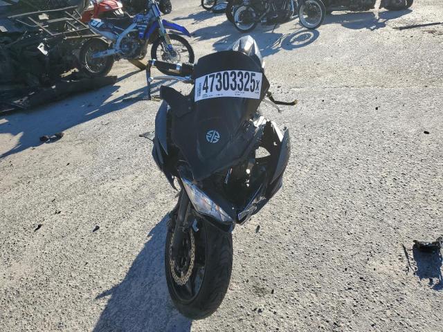 ML5EXER13PDA89959 - 2023 KAWASAKI EX650 R Черный фото 2