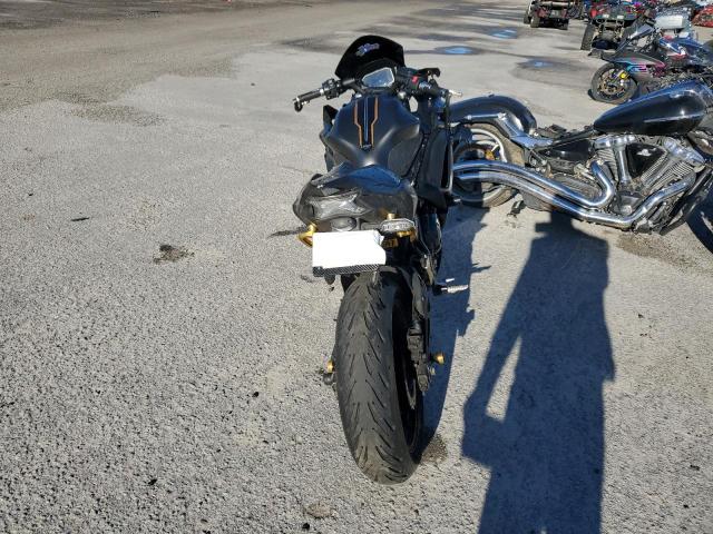 ML5EXER13PDA89959 - 2023 KAWASAKI EX650 R Черный фото 4