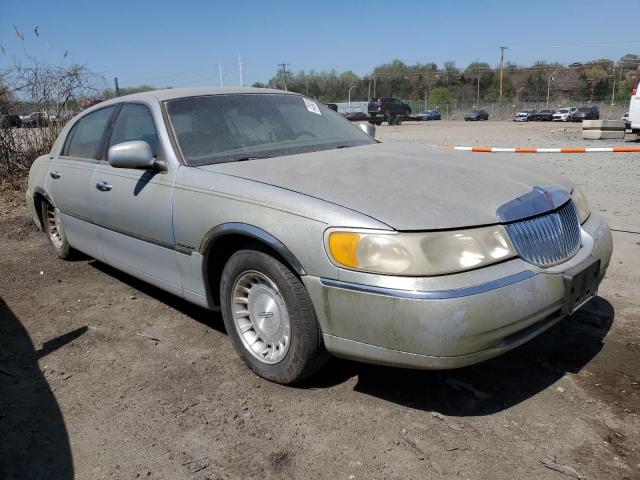 1LNFM81W5WY688454 - 1998 LINCOLN TOWN CAR EXECUTIVE SILVER photo 4