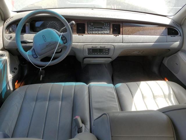 1LNFM81W5WY688454 - 1998 LINCOLN TOWN CAR EXECUTIVE SILVER photo 8