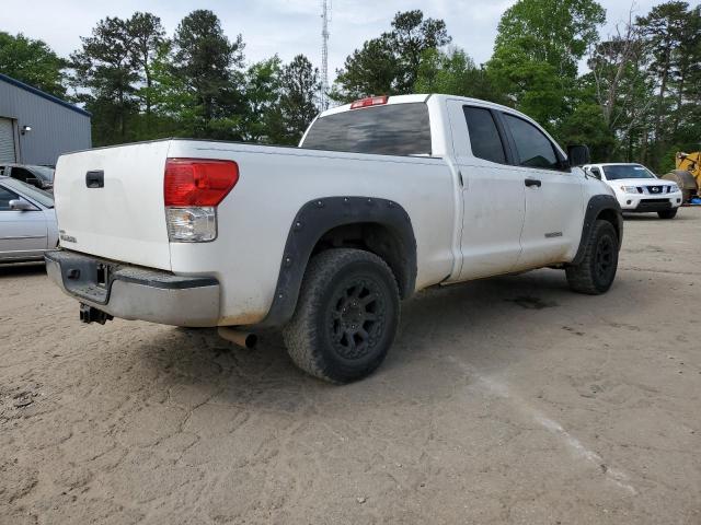 5TFRM5F12AX017402 - 2010 TOYOTA TUNDRA DOUBLE CAB SR5 WHITE photo 3