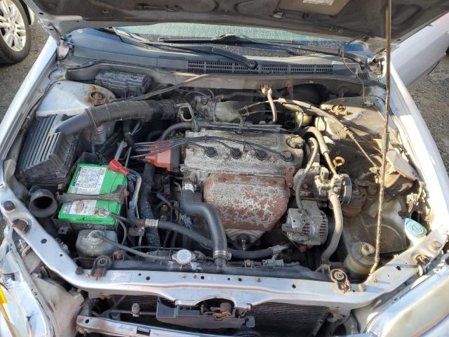 1HGCG5645WA176496 - 1998 HONDA ACCORD LX SILVER photo 11