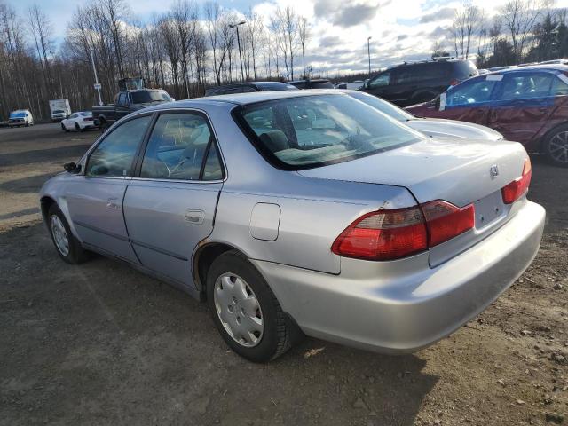 1HGCG5645WA176496 - 1998 HONDA ACCORD LX SILVER photo 2