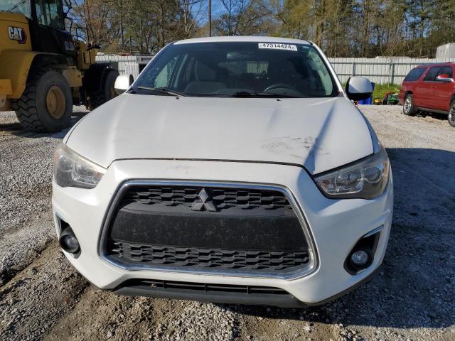 4A4AP3AW4FE060808 - 2015 MITSUBISHI OUTLANDER ES WHITE photo 5