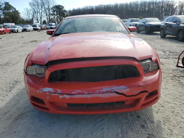 1ZVBP8AMXD5250193 - 2013 FORD MUSTANG RED photo 5