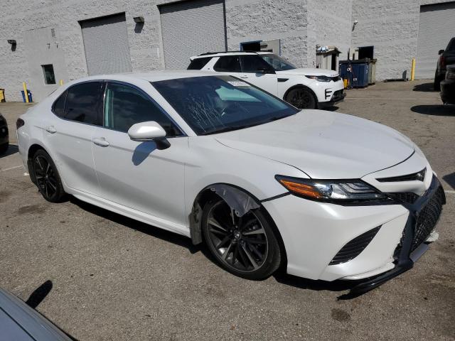 4T1B61HK8KU777830 - 2019 TOYOTA CAMRY XSE WHITE photo 4