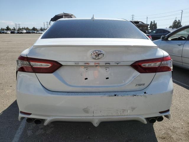 4T1B61HK8KU777830 - 2019 TOYOTA CAMRY XSE WHITE photo 6