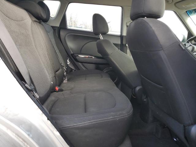 KNDJP3A56J7563588 - 2018 KIA SOUL + SILVER photo 10
