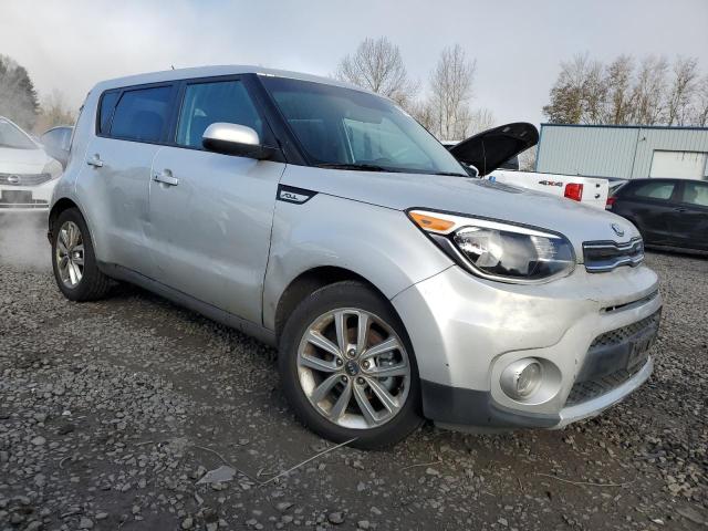 KNDJP3A56J7563588 - 2018 KIA SOUL + SILVER photo 4