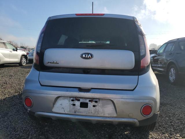 KNDJP3A56J7563588 - 2018 KIA SOUL + SILVER photo 6