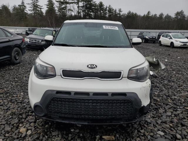 KNDJN2A29G7404238 - 2016 KIA SOUL WHITE photo 5