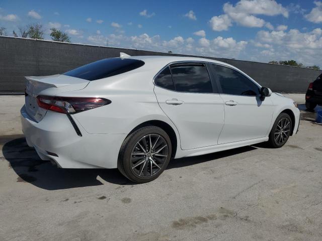 4T1S11AK6RU241400 - 2024 TOYOTA CAMRY SE NIGHT SHADE WHITE photo 3