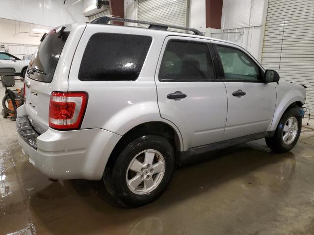 1FMCU9D78CKC08385 - 2012 FORD ESCAPE XLT SILVER photo 3