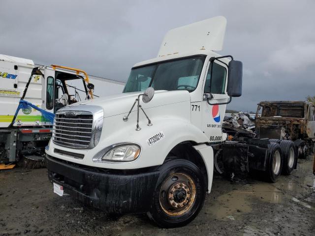1FUJA6CK47LY40771 - 2007 FREIGHTLINER CONVENTION COLUMBIA WHITE photo 2