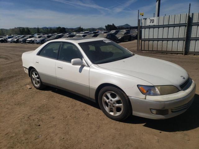 JT8BF28G2Y0249737 - 2000 LEXUS ES 300 WHITE photo 4