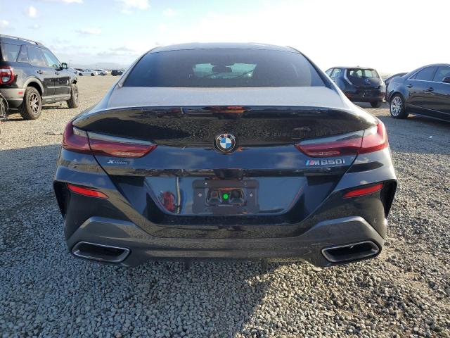 WBAGV8C00MCF81403 - 2021 BMW M850XI Siyah fotoğraf 6