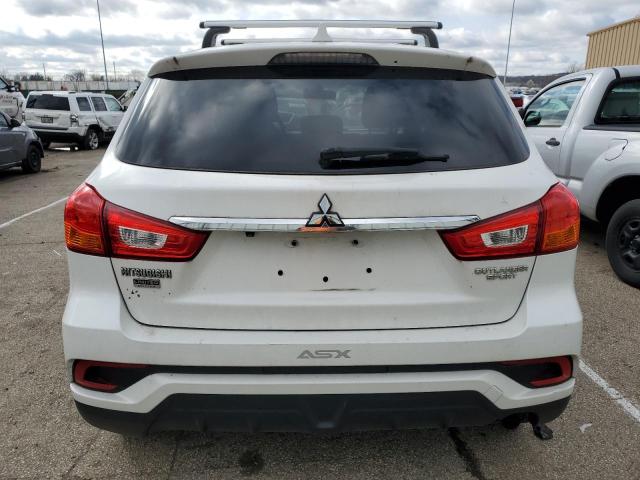 JA4AP3AU7JZ022202 - 2018 MITSUBISHI OUTLANDER ES WHITE photo 6