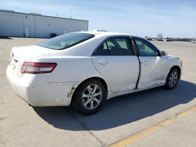 4T1BF3EK6BU604677 - 2011 TOYOTA CAMRY BASE WHITE photo 3