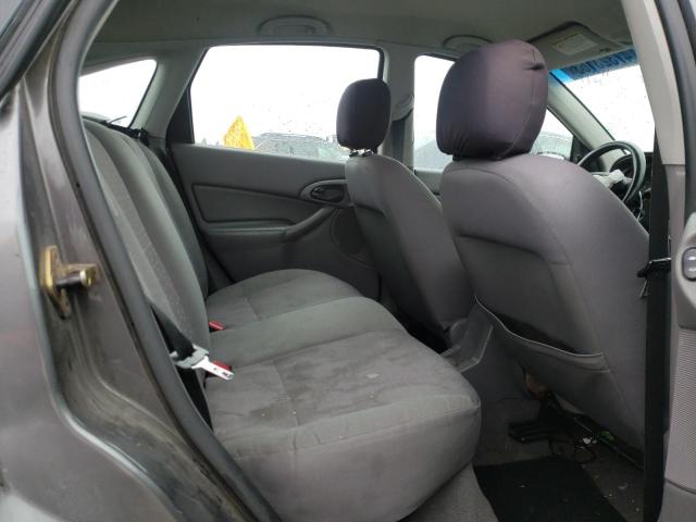 3FAFP37374R119666 - 2004 FORD FOCUS ZX5 GRAY photo 10