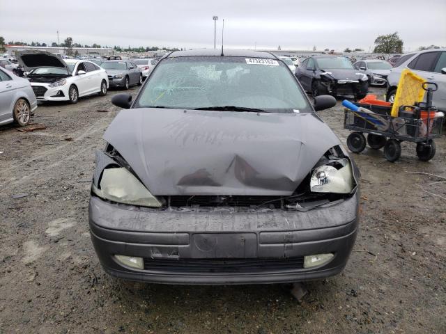 3FAFP37374R119666 - 2004 FORD FOCUS ZX5 GRAY photo 5