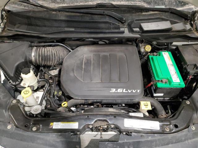 2V4RW4DGXBR740674 - 2011 VOLKSWAGEN ROUTAN S WHITE photo 12