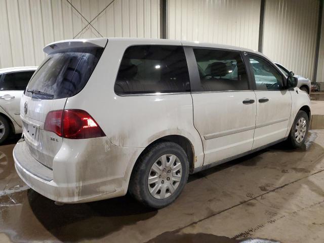2V4RW4DGXBR740674 - 2011 VOLKSWAGEN ROUTAN S WHITE photo 3