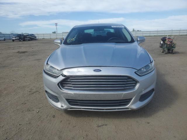 3FA6P0H77GR390652 - 2016 FORD FUSION SE SILVER photo 5