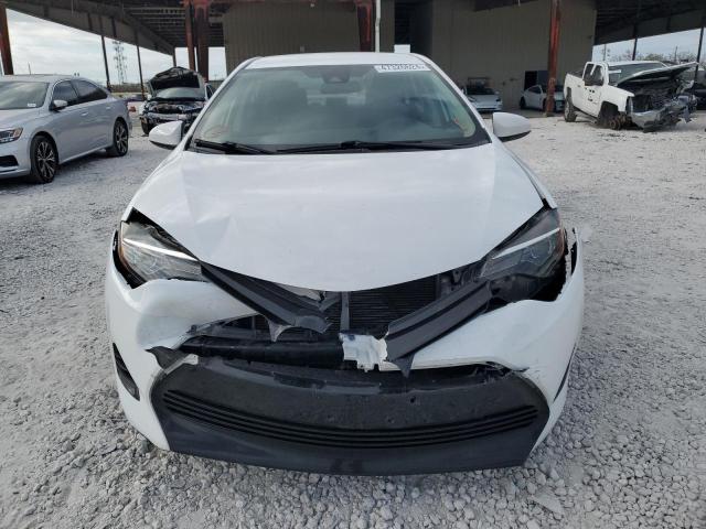 5YFBURHE5KP898136 - 2019 TOYOTA COROLLA L WHITE photo 5