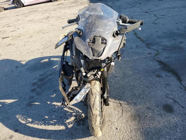 ML5EXER10RDAB1976 - 2024 KAWASAKI EX650 R GRAY photo 2