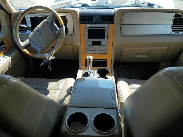 5LMJJ2H51AEJ00196 - 2010 LINCOLN NAVIGATOR 白色 照片 8