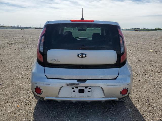 KNDJP3A56H7410820 - 2017 KIA SOUL + SILVER photo 6