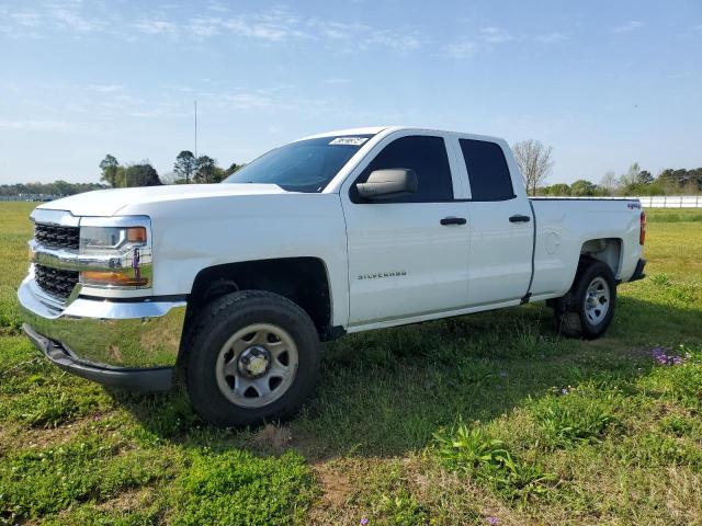 1GCVKNEH8JZ160877 - 2018 CHEVROLET SILVERADO K1500 WHITE photo 1