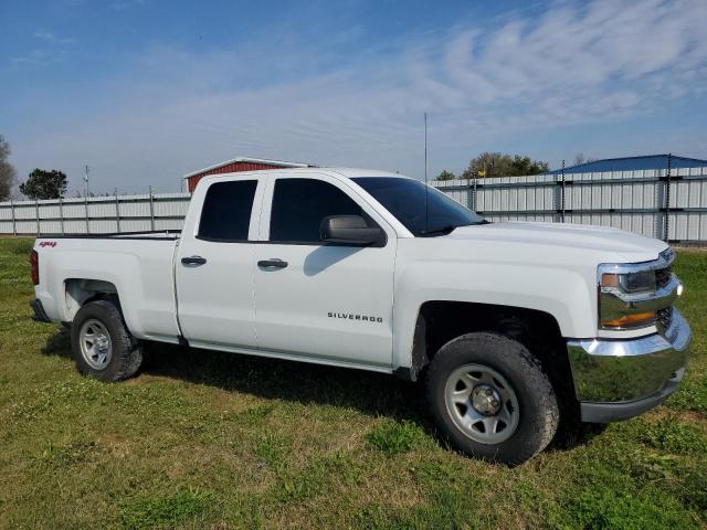 1GCVKNEH8JZ160877 - 2018 CHEVROLET SILVERADO K1500 WHITE photo 4